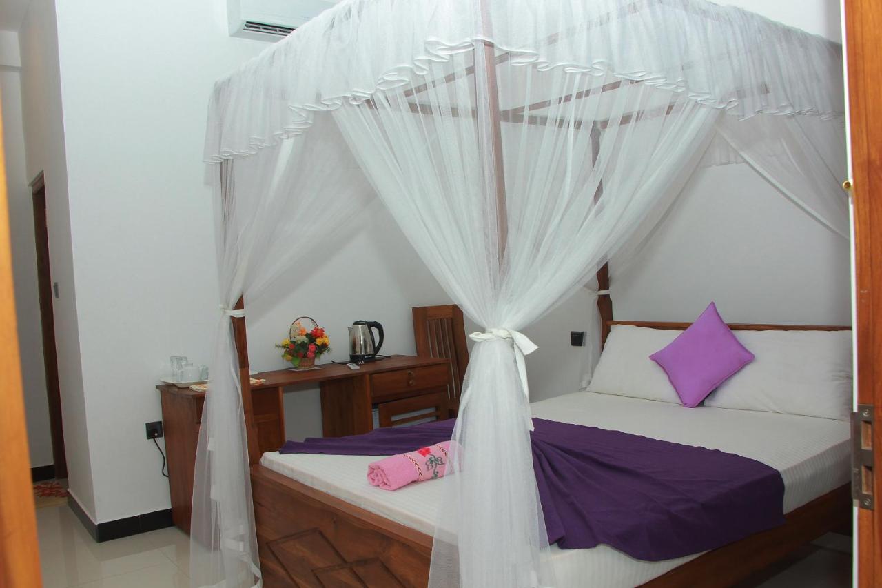 미리사 Maduranga N Guest B&B 외부 사진